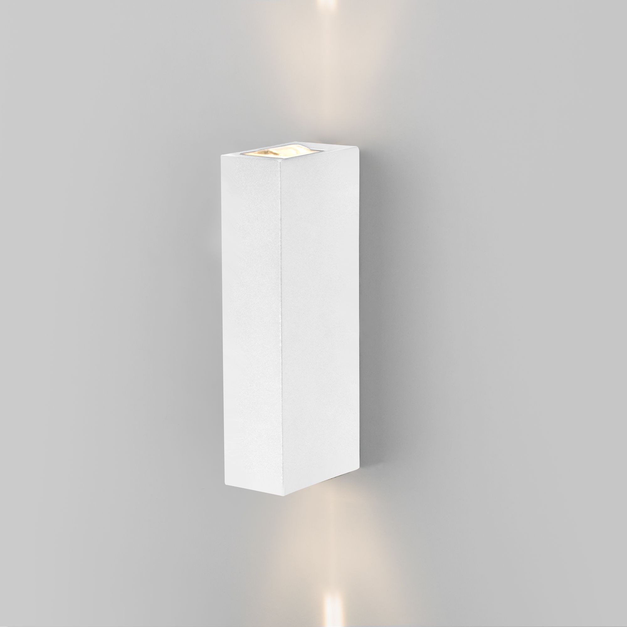 Уличный настенный светодиодный светильник Blaze LED IP54 35136/W белый
белый