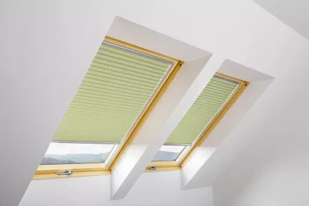 Плиссированная штора APS New Line для мансардных окон FAKRO, цвет 666